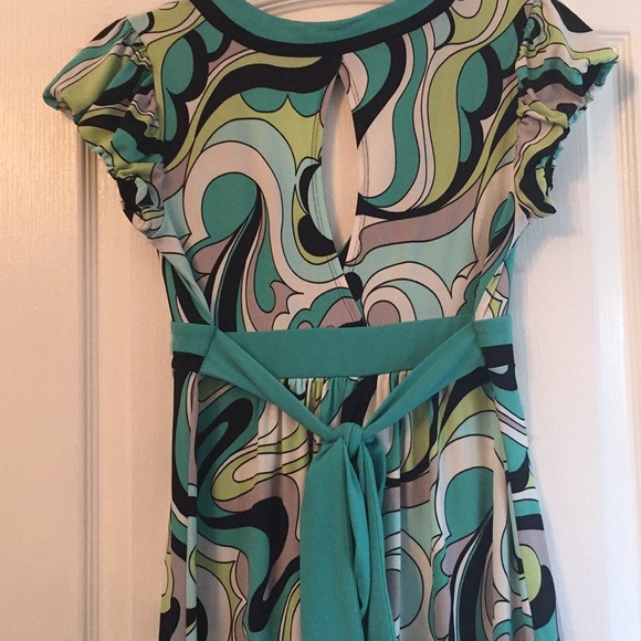 Patterned Dress - Picture 2 of 3